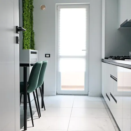 Karimi - Grand Kristal Apartman *